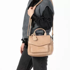   Burkely Just Jackie bézs színű női bőr válltáska, kézitáska
