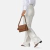 Burkely Casual Cayla konyak női bőr válltáska 23 x 15,5 cm