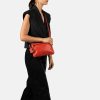 Burkely Rock Ruby piros női bőr oldaltáska, crossbody