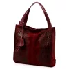 Luka 26-010 CROCO női, bordó krokodil mintás velúr bőr válltáska 34 x 34 x 13 cm