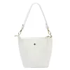 Luka 26-018 fehér női bőr válltáska oldalpánttal 21 x 20 x 11 cm