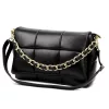 Camilla PREMIUM 10.011 fekete női bőr oldaltáska, láncos kézi fogóval 33 x 20 x 12 cm