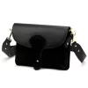 Luka 26-100 D fekete női bőr oldaltáska, crossbody 24.5 x 18 x 6 cm