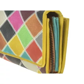   Greenburry Candy Shop színes cikkcakk mintás női bőr pénztárca 17 x 10cm