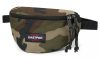 Eastpak: Springer Camo Green övtáska