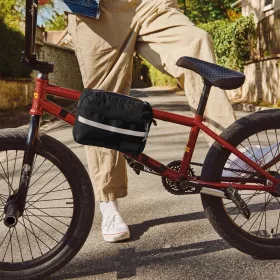  Eastpak Aman Bike Tarp Black vízálló, kerékpárra rögzíthető oldaltáska